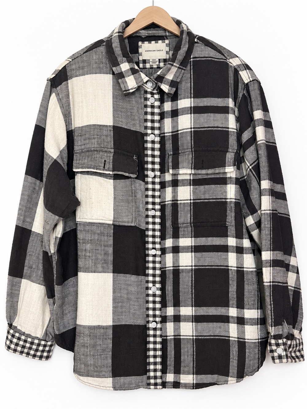 American Eagle Patchwork Plaid Flannel Shirt Black Cream Gray 100% Cotton Size M